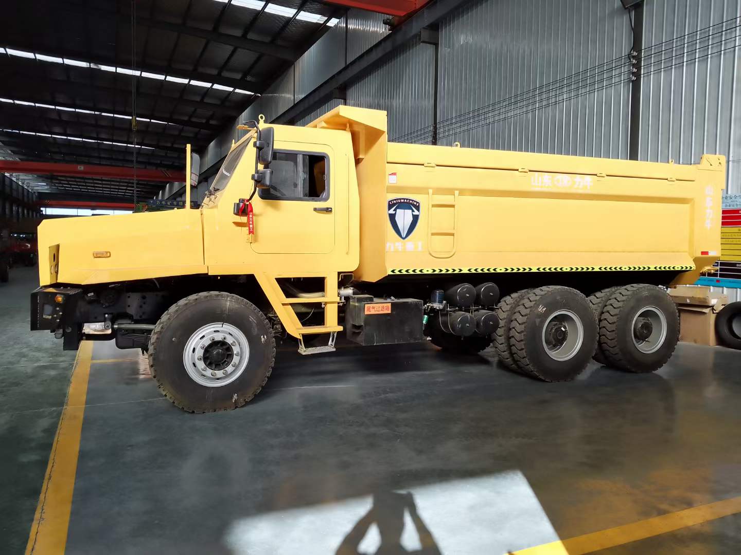 一矿重工30吨矿安车矿卡车四不像运输车带矿安证